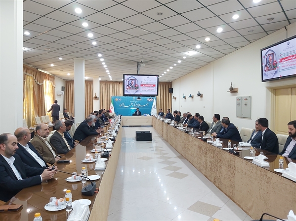 دیدار مدیر ،کارمندان  حج وزیارت استان و عوامل حج 1404 استان همدان با استاندار به مناسبت هفته حج 