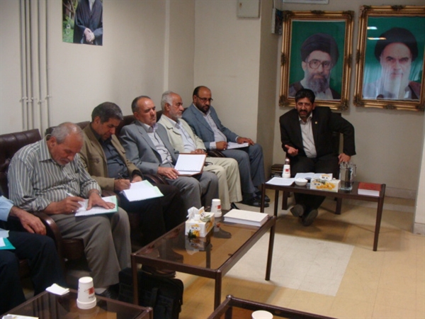 نشست هم اندیشی مدیر حج و زیارت با دفاتر و شرکتهای خدمات زیارتی استان همدان